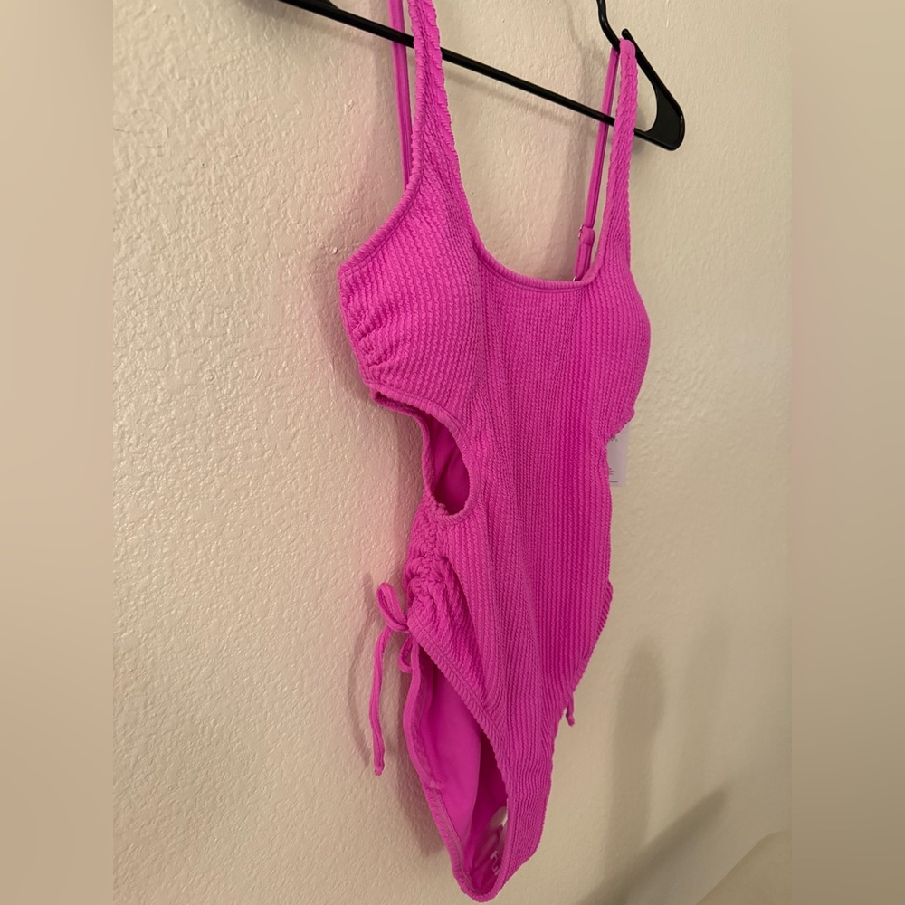 NWT Hurley Pink Women's One Piece Swimsuit Textured - Picture 4 of 8